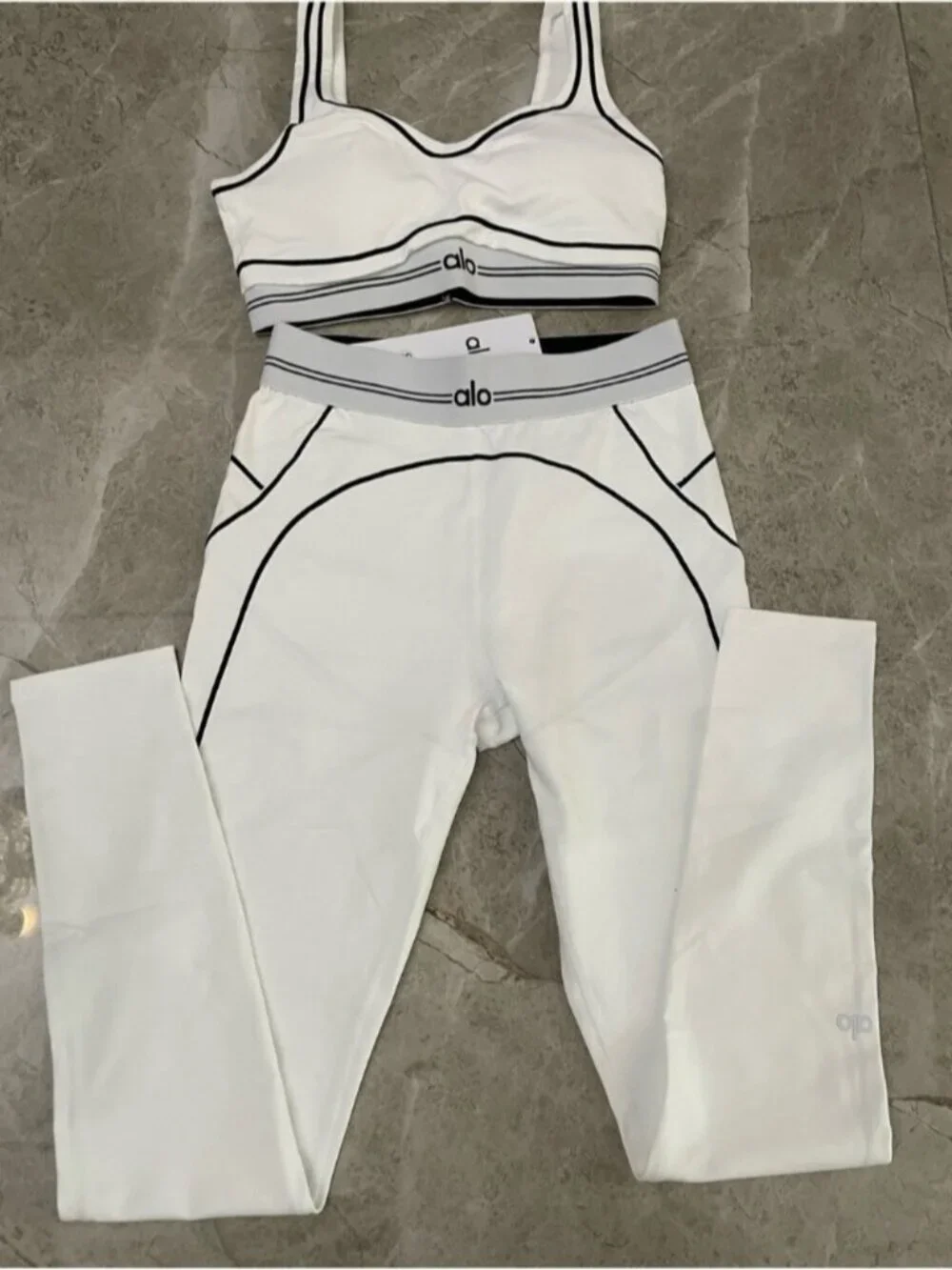 ALO Yoga White High-Rise Leggings with Black Contrast Piping